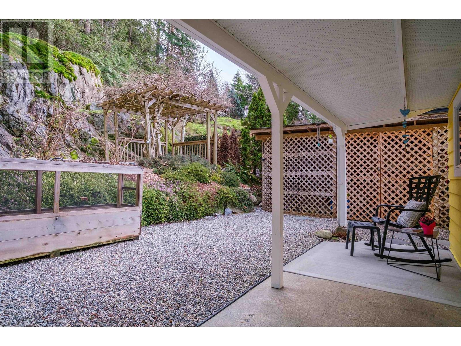 8594 Redrooffs Road, Halfmoon Bay, British Columbia  V7Z 1A9 - Photo 22 - R2849604