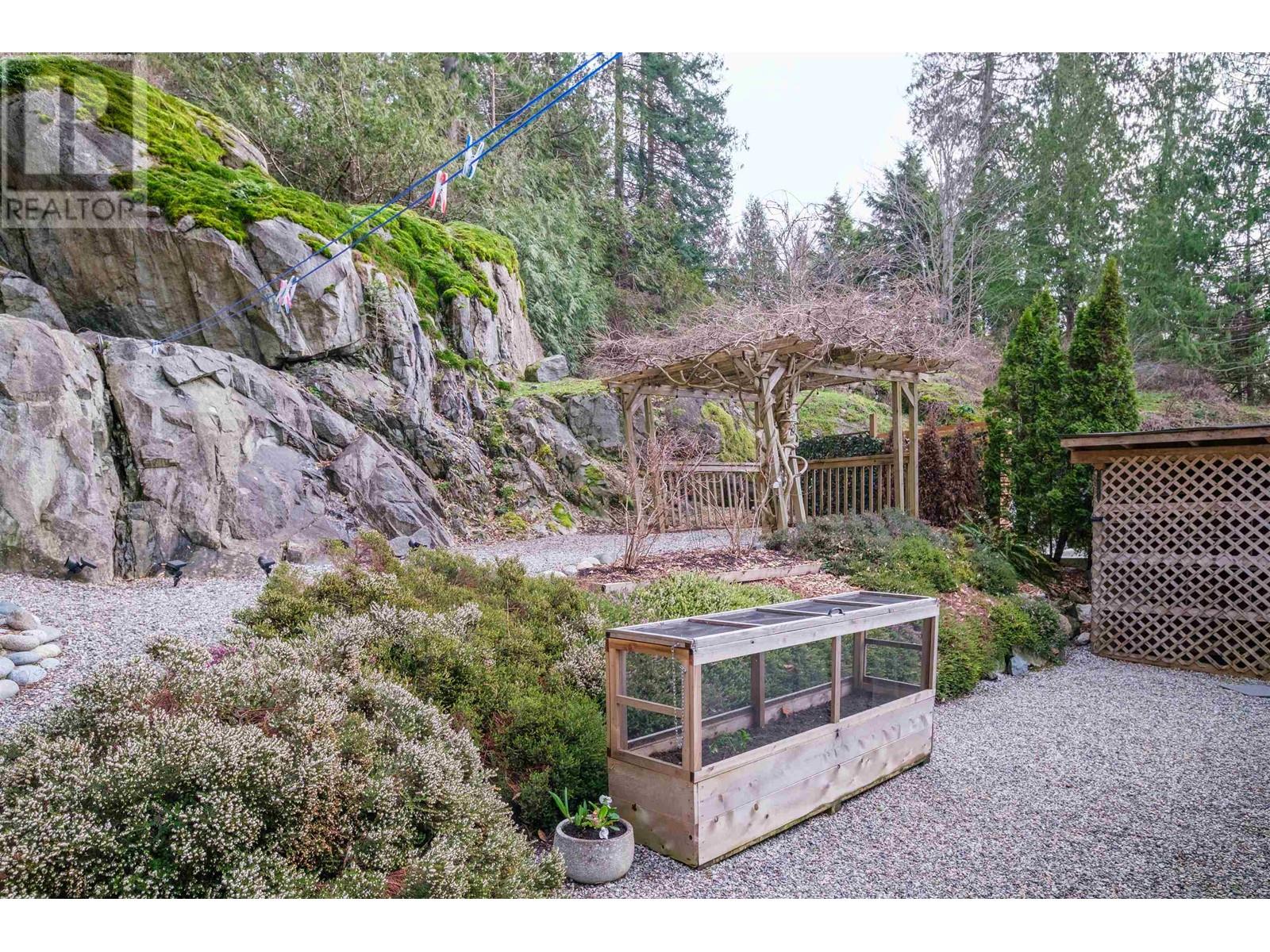 8594 Redrooffs Road, Halfmoon Bay, British Columbia  V7Z 1A9 - Photo 23 - R2849604