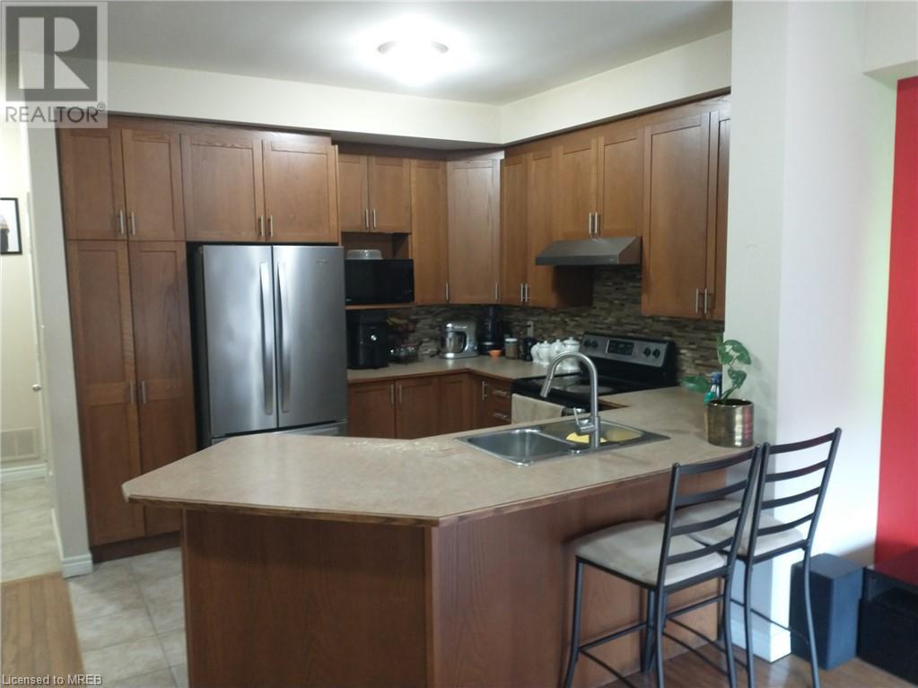 2101 English Crescent, Burlington, Ontario  L7L 7B3 - Photo 4 - 40540920