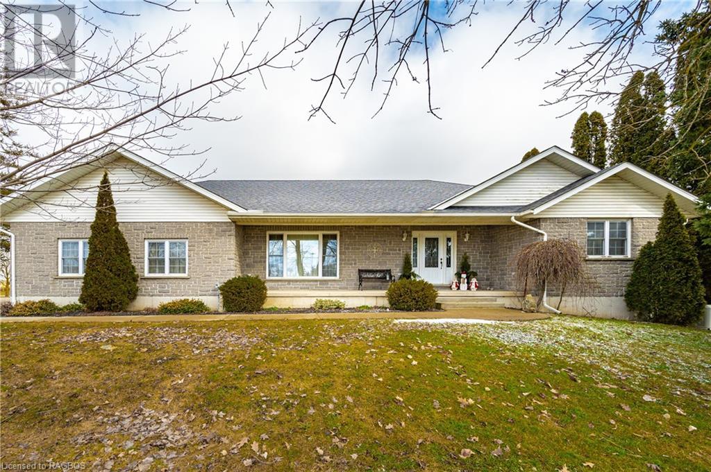 350 E Wellington Street, Mount Forest, Ontario  N0G 2L2 - Photo 2 - 40541039