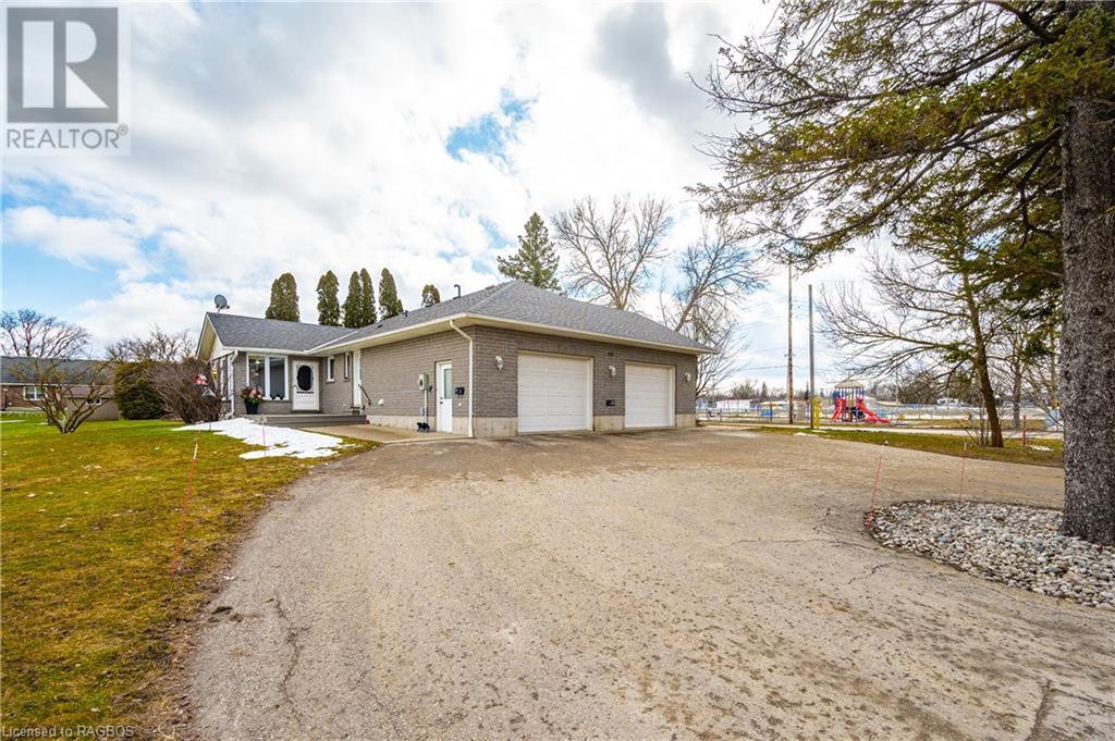 350 E Wellington Street, Mount Forest, Ontario  N0G 2L2 - Photo 42 - 40541039