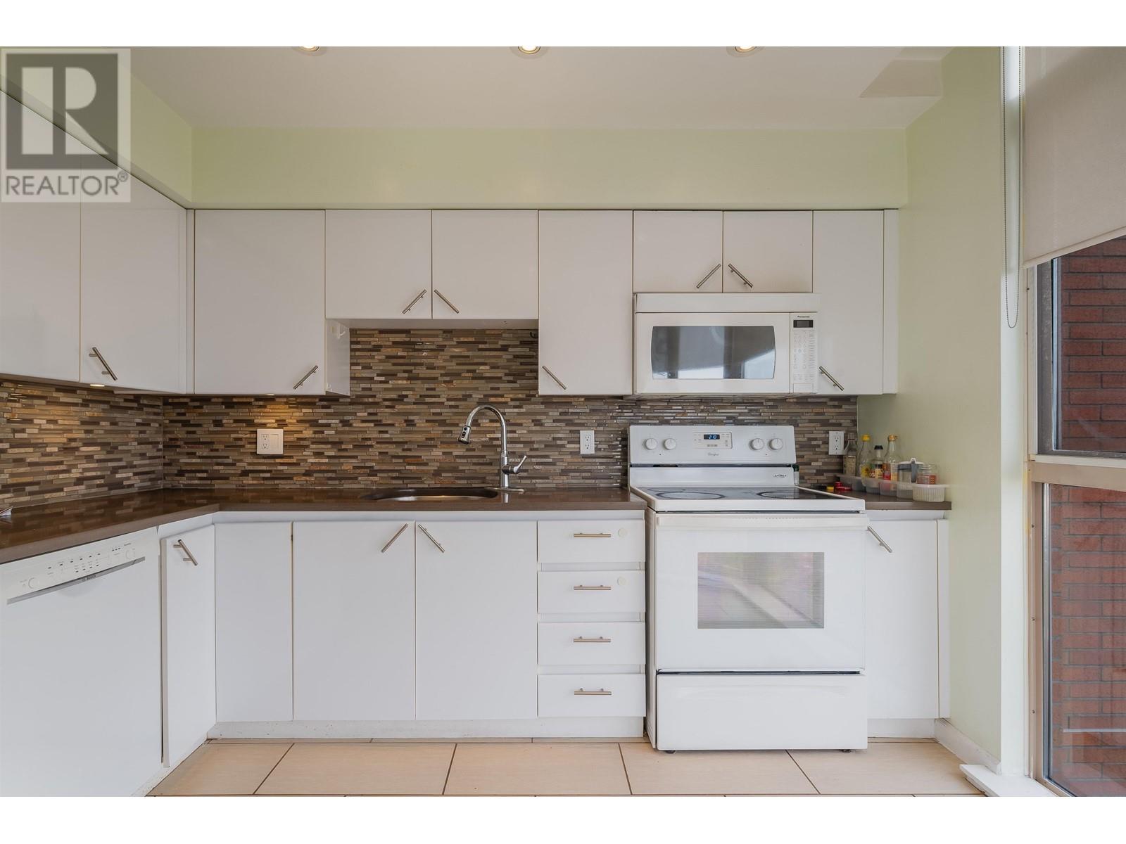 1106 6888 Station Hill Drive, Burnaby, British Columbia  V3N 4X5 - Photo 11 - R2849677