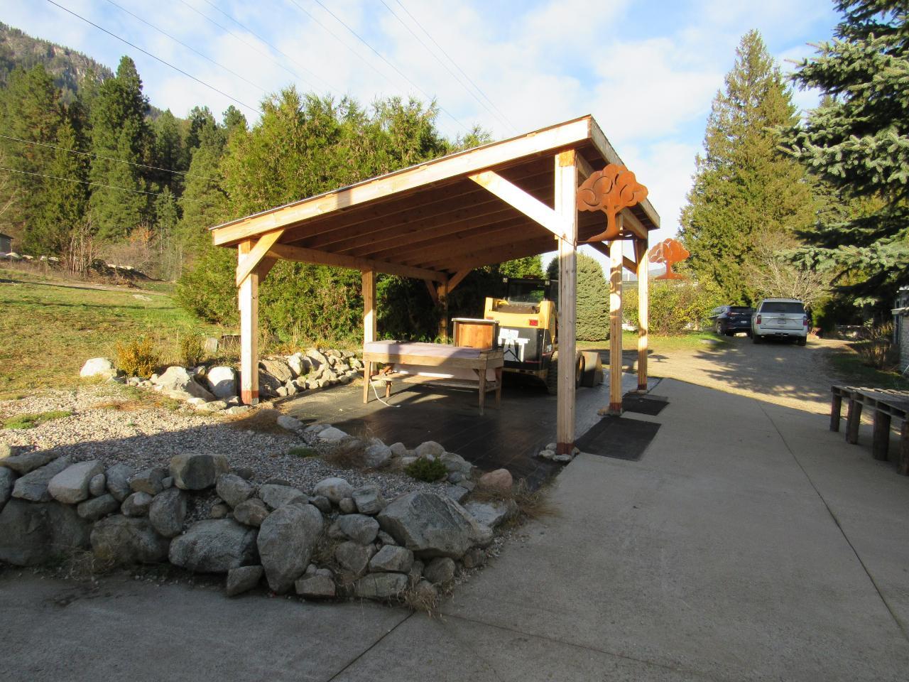 1415 Lookout Road, Castlegar, British Columbia  V1N 4G7 - Photo 32 - 2474086
