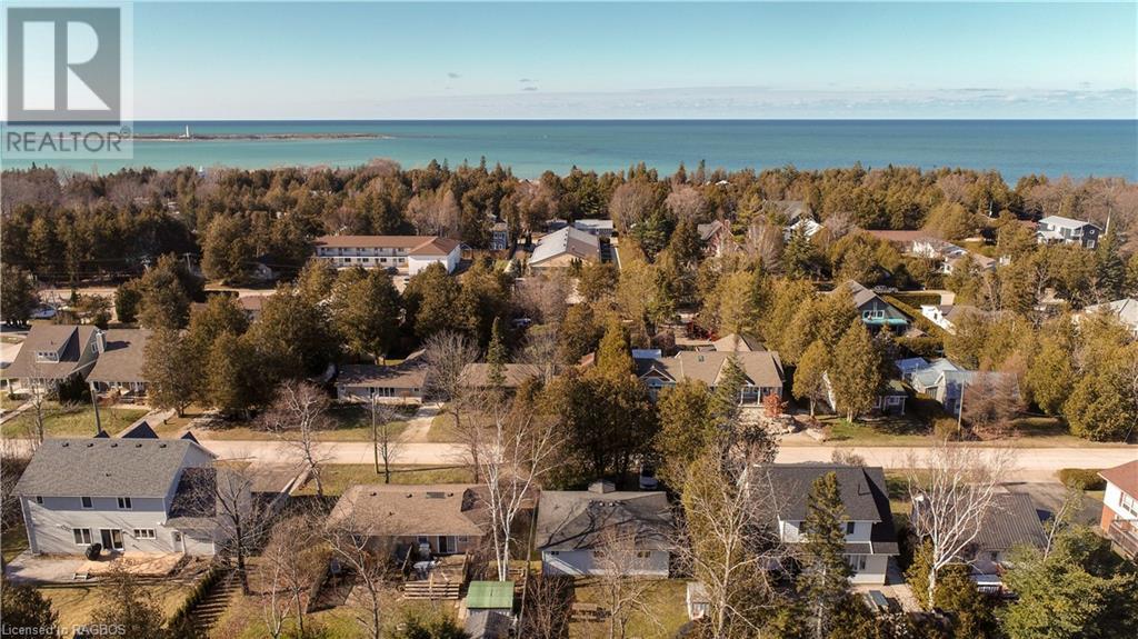 238 Laird Lane, Southampton, Ontario  N0H 2L0 - Photo 2 - 40541357