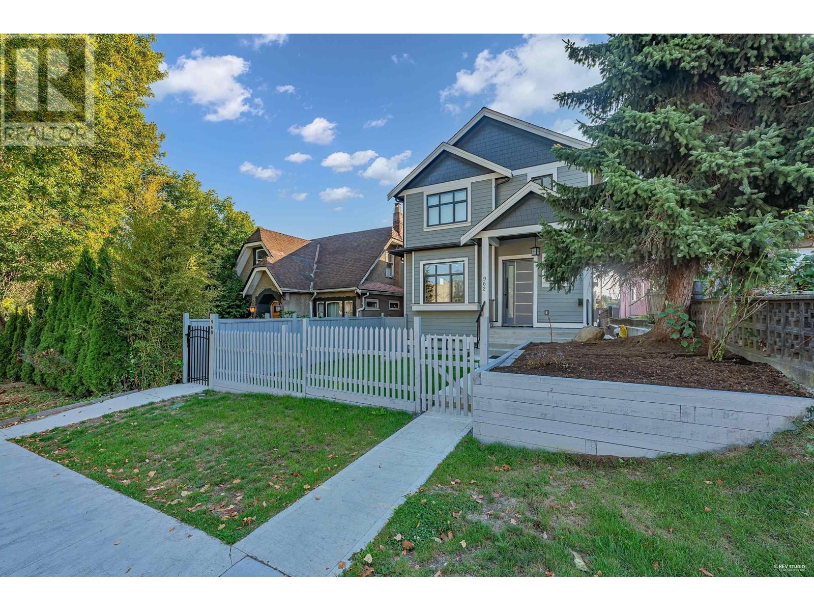 962 Renfrew Street, Vancouver, British Columbia  V5K 4B8 - Photo 2 - R2849808