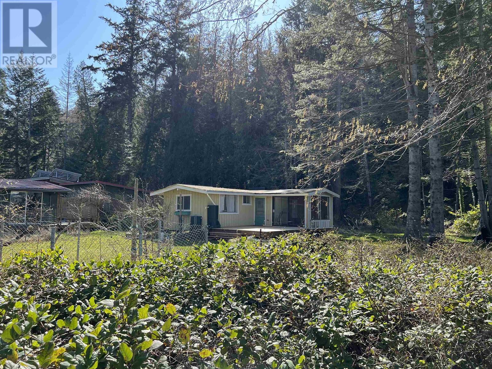 570 Vaucroft Road, Halfmoon Bay, British Columbia  V0N 3A0 - Photo 7 - R2849899
