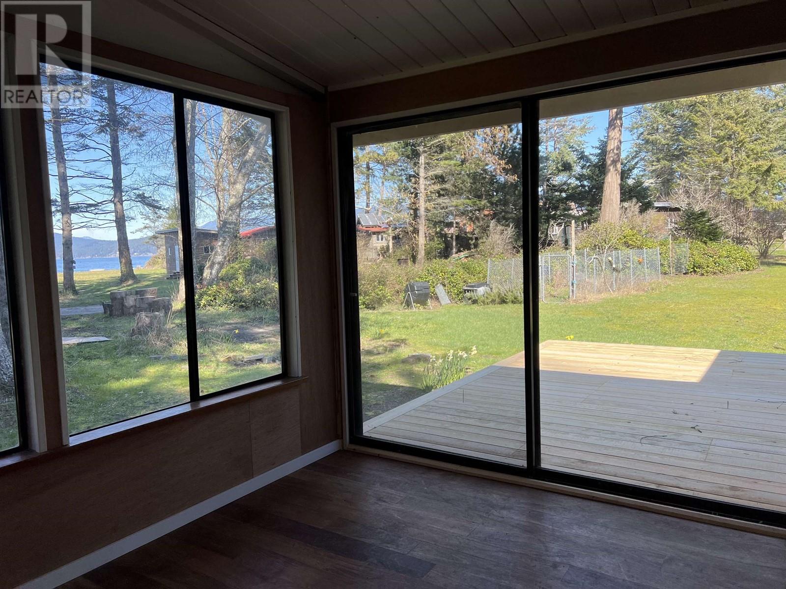 570 Vaucroft Road, Halfmoon Bay, British Columbia  V0N 3A0 - Photo 9 - R2849899