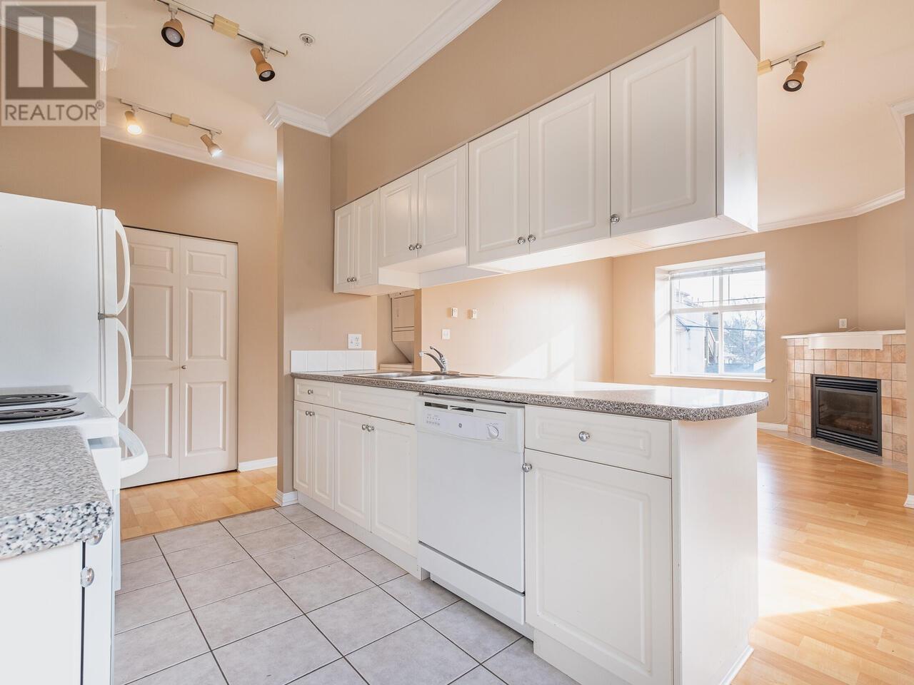 2484-2490 W 4th Avenue, Vancouver, British Columbia  V6K 1P3 - Photo 6 - C8057618