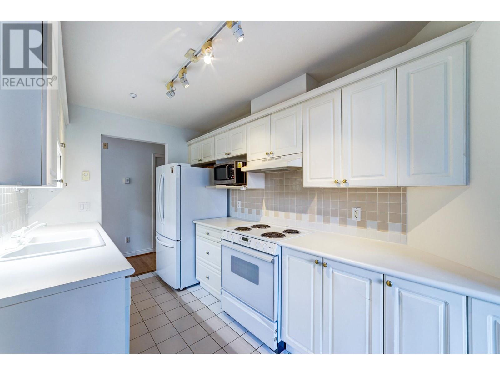 323 5735 Hampton Place, Vancouver, British Columbia  V6T 2G8 - Photo 10 - R2849888