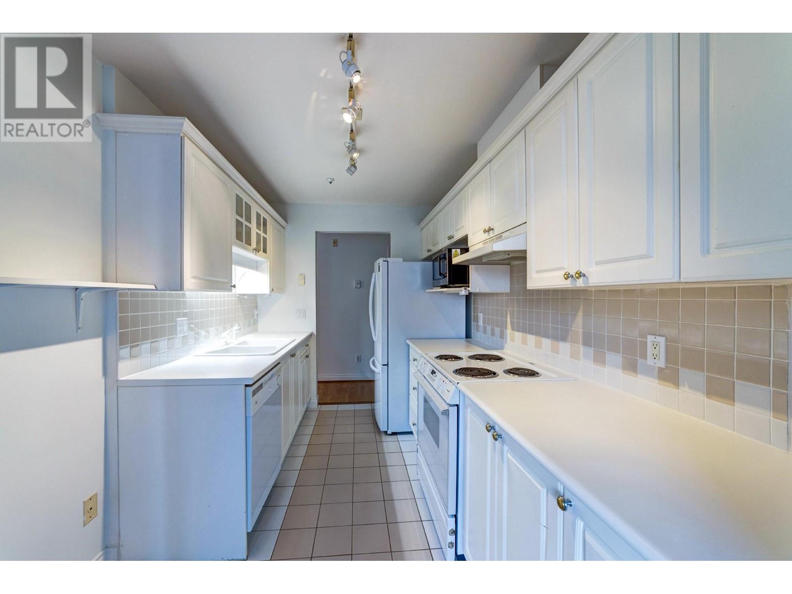 323 5735 Hampton Place, Vancouver, British Columbia  V6T 2G8 - Photo 9 - R2849888