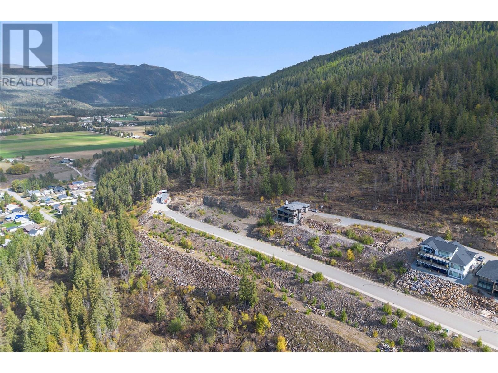 270 Bayview Drive Sicamous