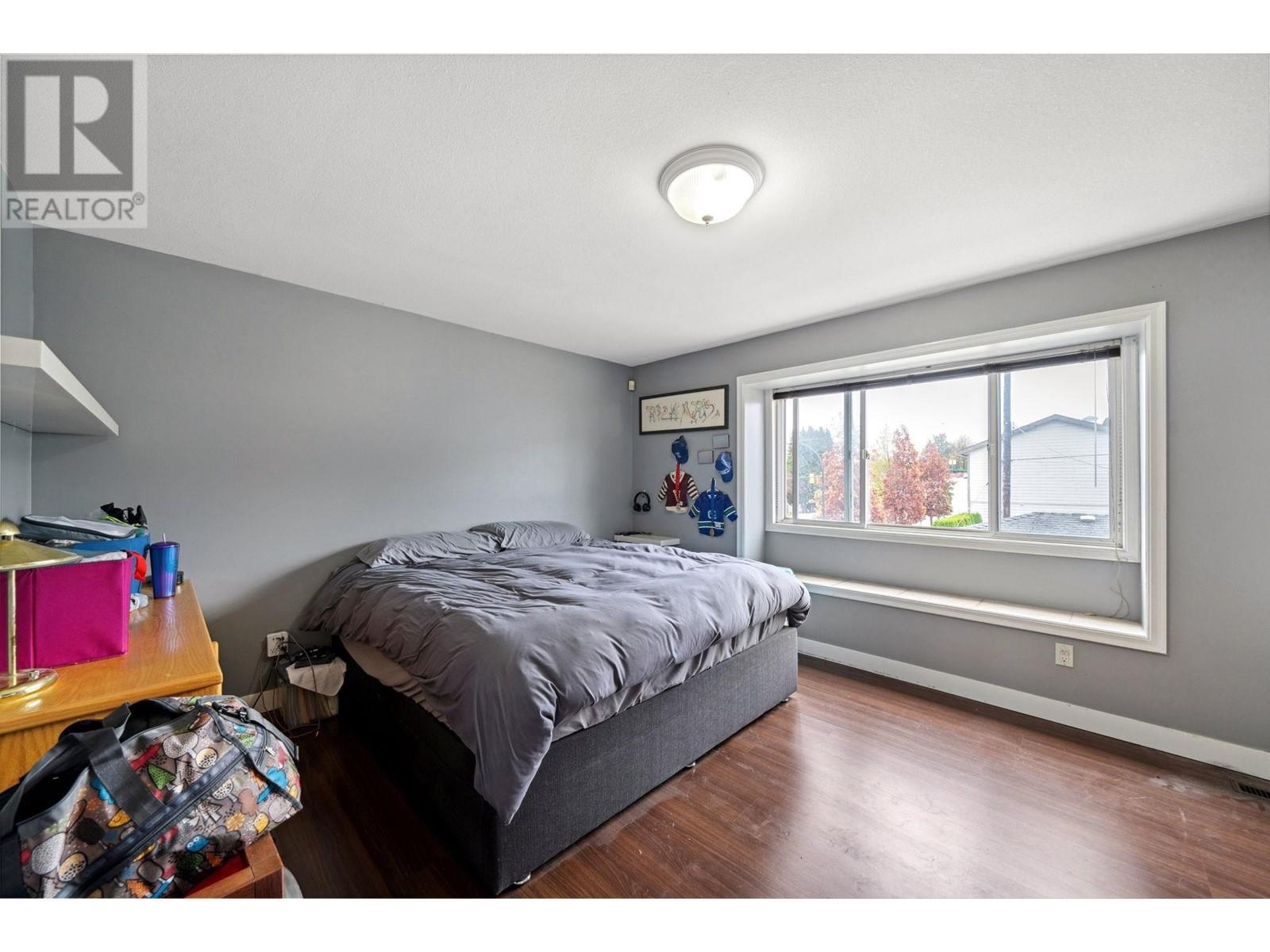 Listing Picture 7 of 12 : 3298 E 2ND AVENUE, Vancouver / 溫哥華 - 魯藝地產 Yvonne Lu Group - MLS Medallion Club Member