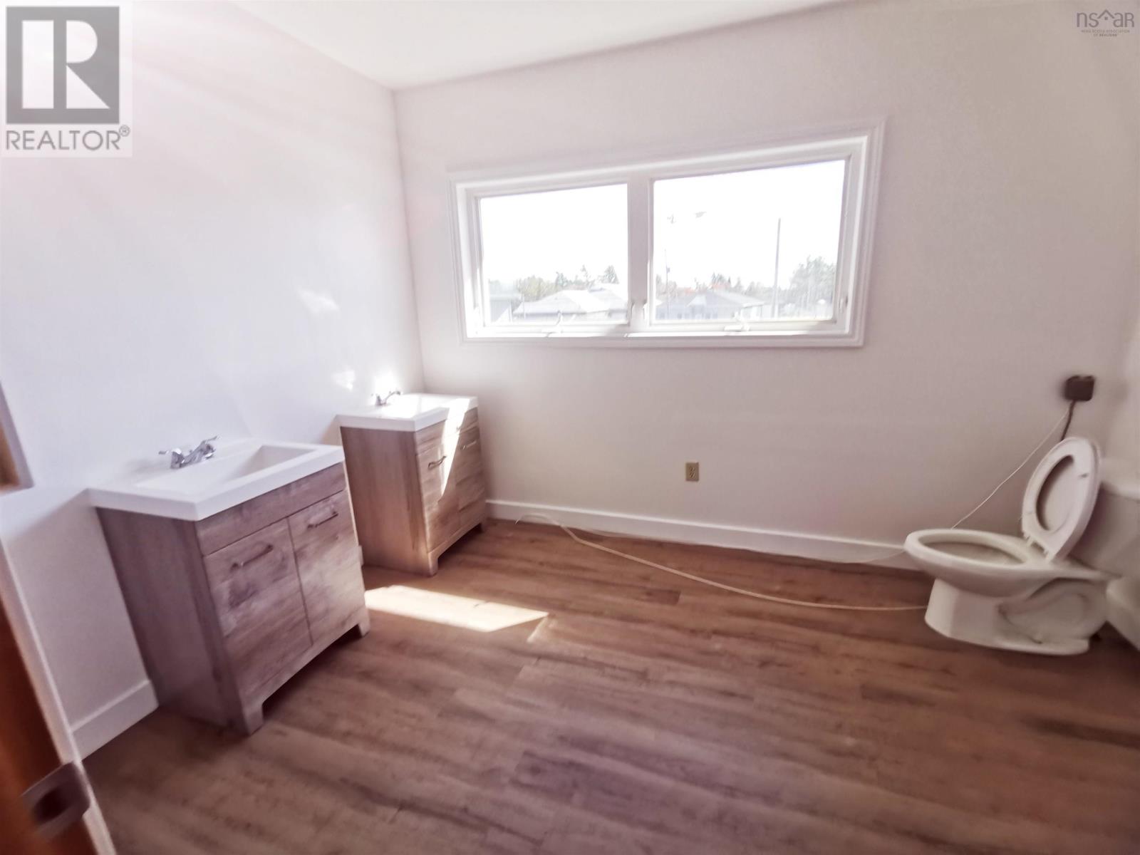 409 Bluewater Road, Bedford West, Nova Scotia  B4B 1J7 - Photo 2 - 202402742