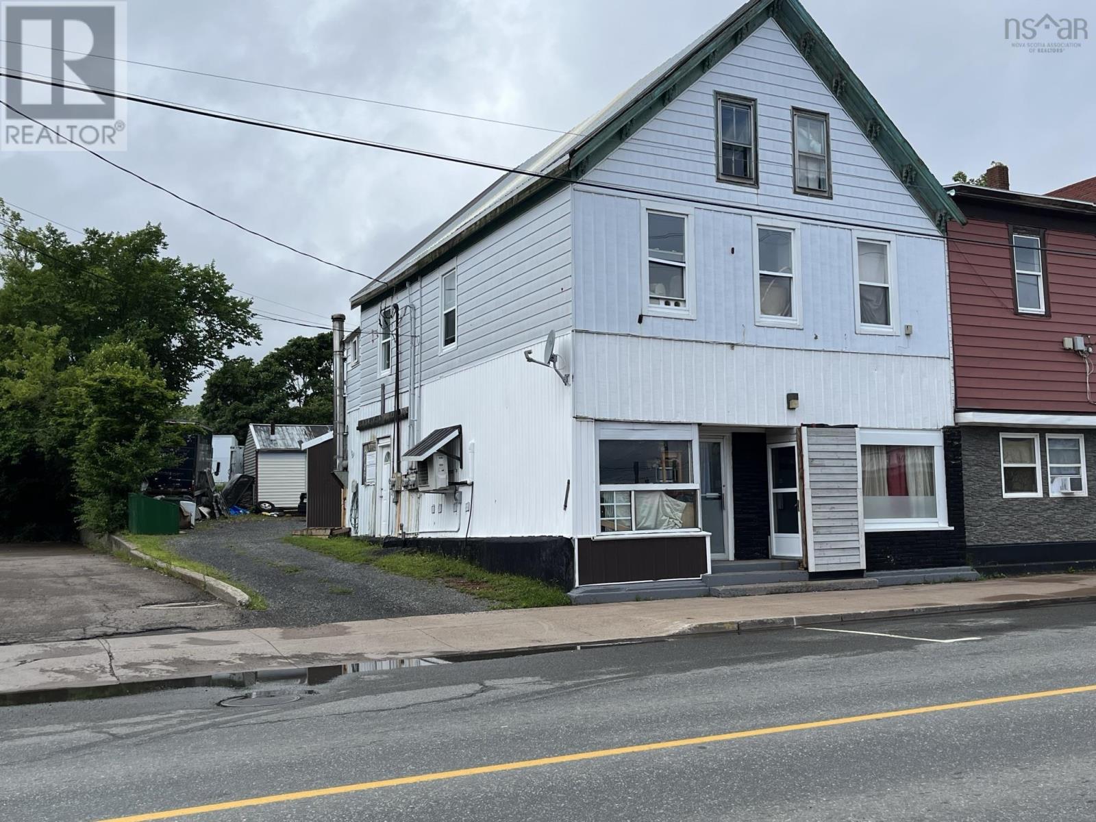 260-262 Foord Street, Stellarton, Nova Scotia  B0K 1S0 - Photo 2 - 202402755