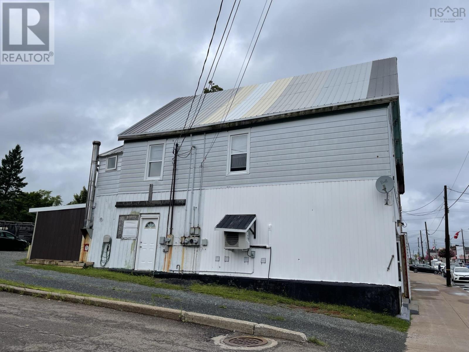 260-262 Foord Street, Stellarton, Nova Scotia  B0K 1S0 - Photo 3 - 202402755