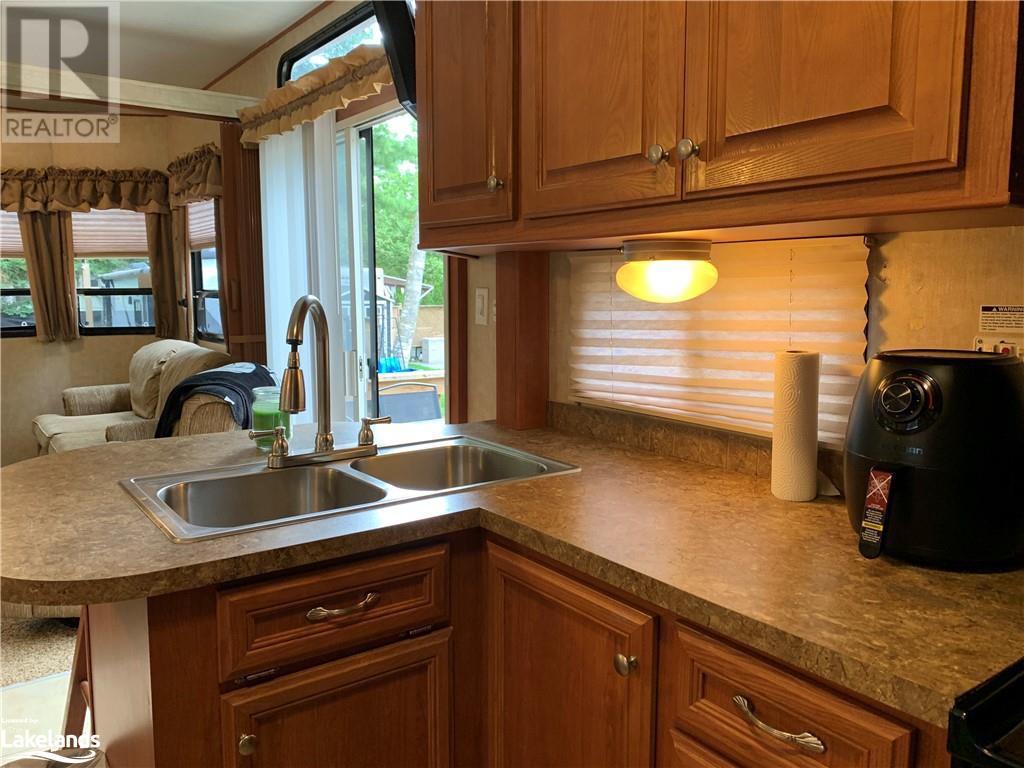 85 Theme Park Drive Unit# 222, Wasaga Beach, Ontario  L9Z 1X7 - Photo 6 - 40534774