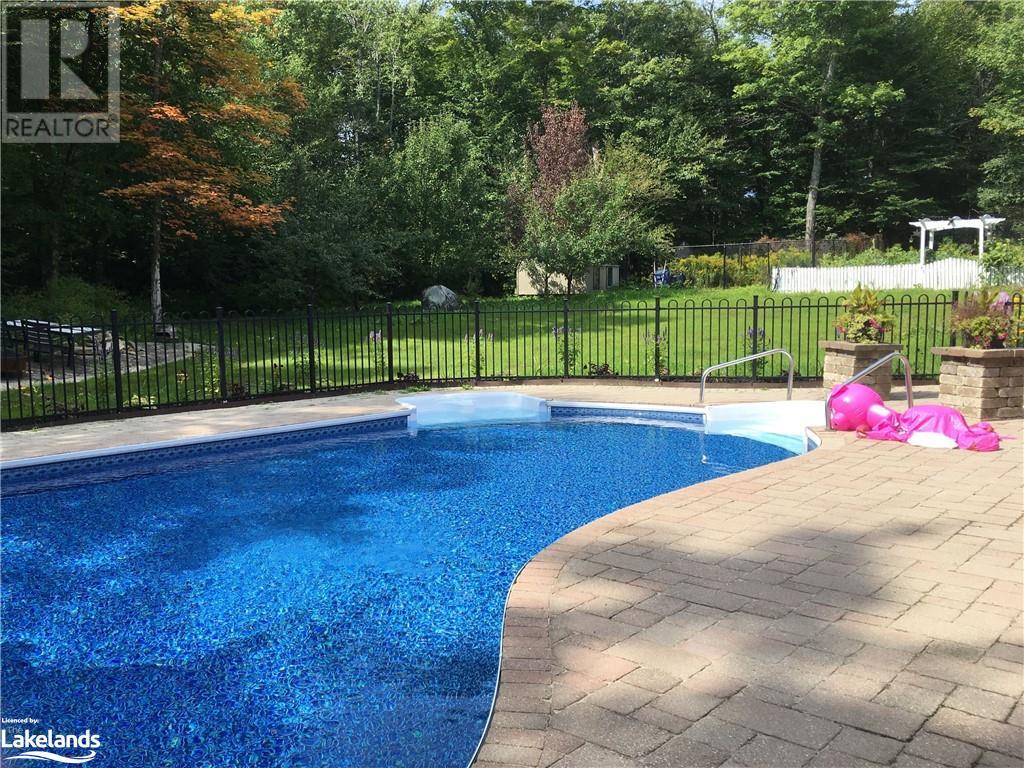 1415 Limberlost Road, Huntsville, Ontario  P1H 2J6 - Photo 2 - 40538927