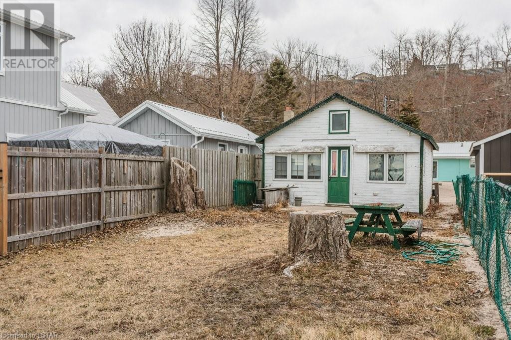 444d West Edith Cavell Boulevard, Port Stanley, Ontario  N5L 1G9 - Photo 11 - 40541106