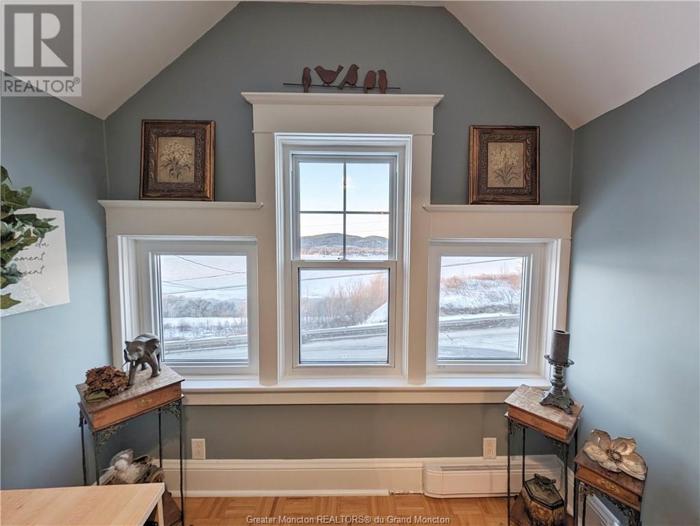 268 Roseberry St, Campbellton, New Brunswick  E3N 2H8 - Photo 12 - M157410