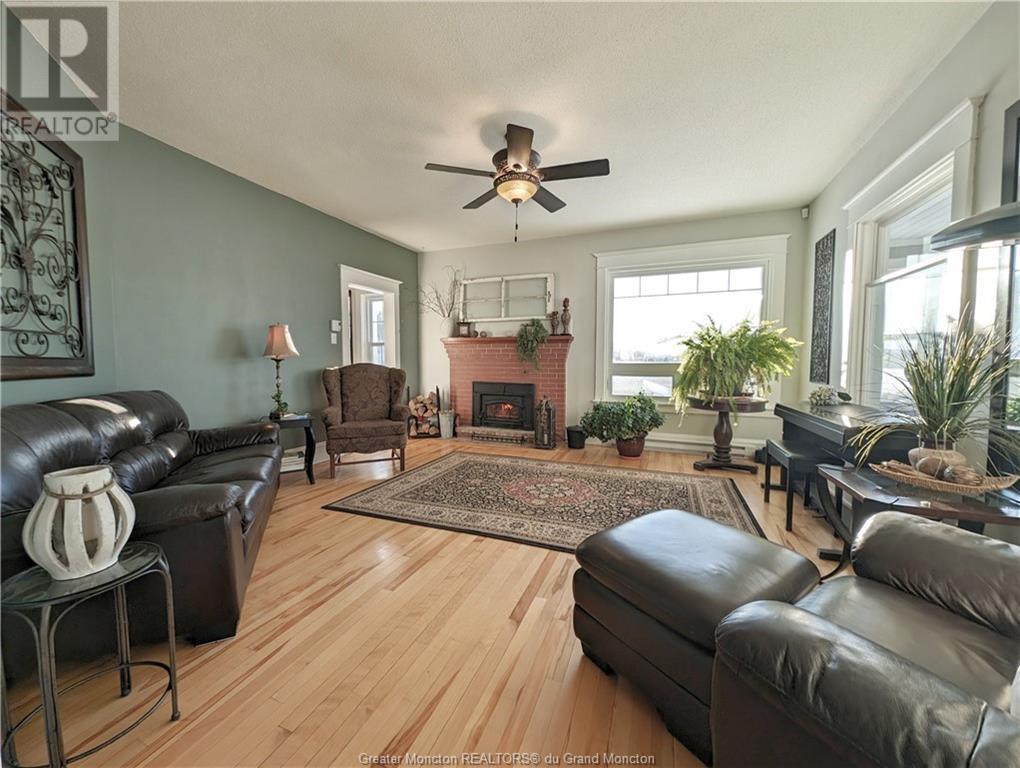 268 Roseberry St, Campbellton, New Brunswick  E3N 2H8 - Photo 8 - M157410