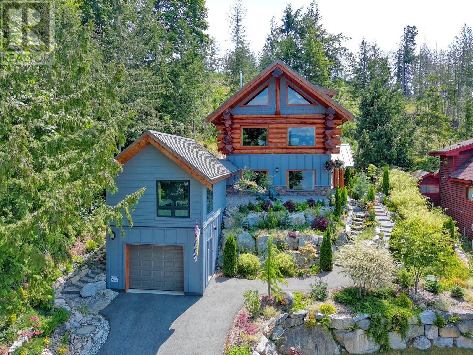 5895 Skookumchuk Road, Sechelt, British Columbia  V7Z 0E1 - Photo 1 - R2850100