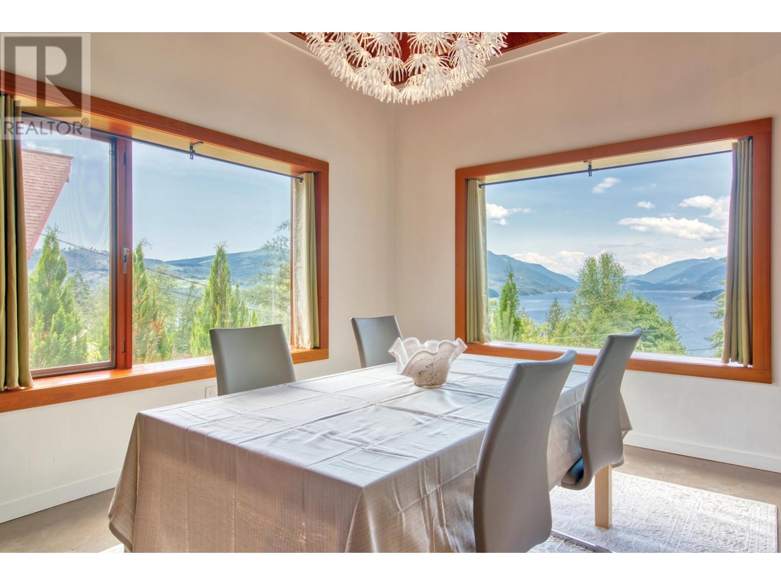 5895 Skookumchuk Road, Sechelt, British Columbia  V7Z 0E1 - Photo 12 - R2850100