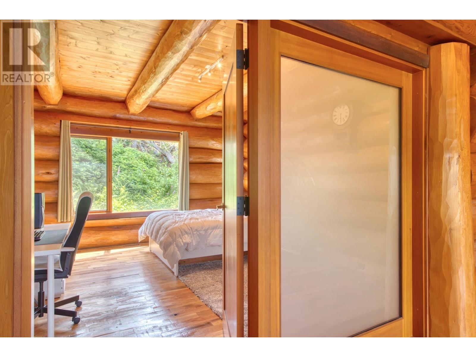 5895 Skookumchuk Road, Sechelt, British Columbia  V7Z 0E1 - Photo 28 - R2850100