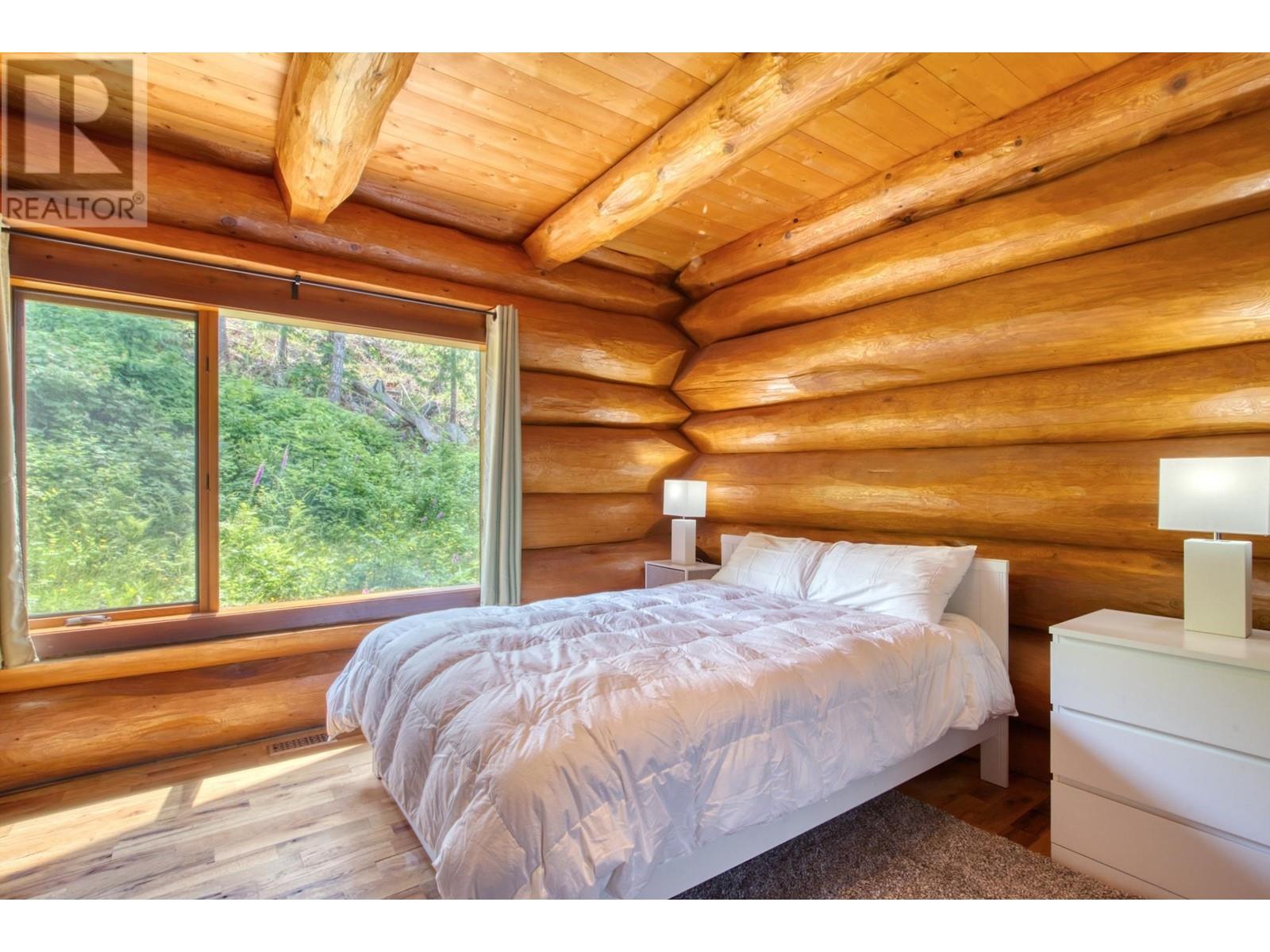 5895 Skookumchuk Road, Sechelt, British Columbia  V7Z 0E1 - Photo 29 - R2850100