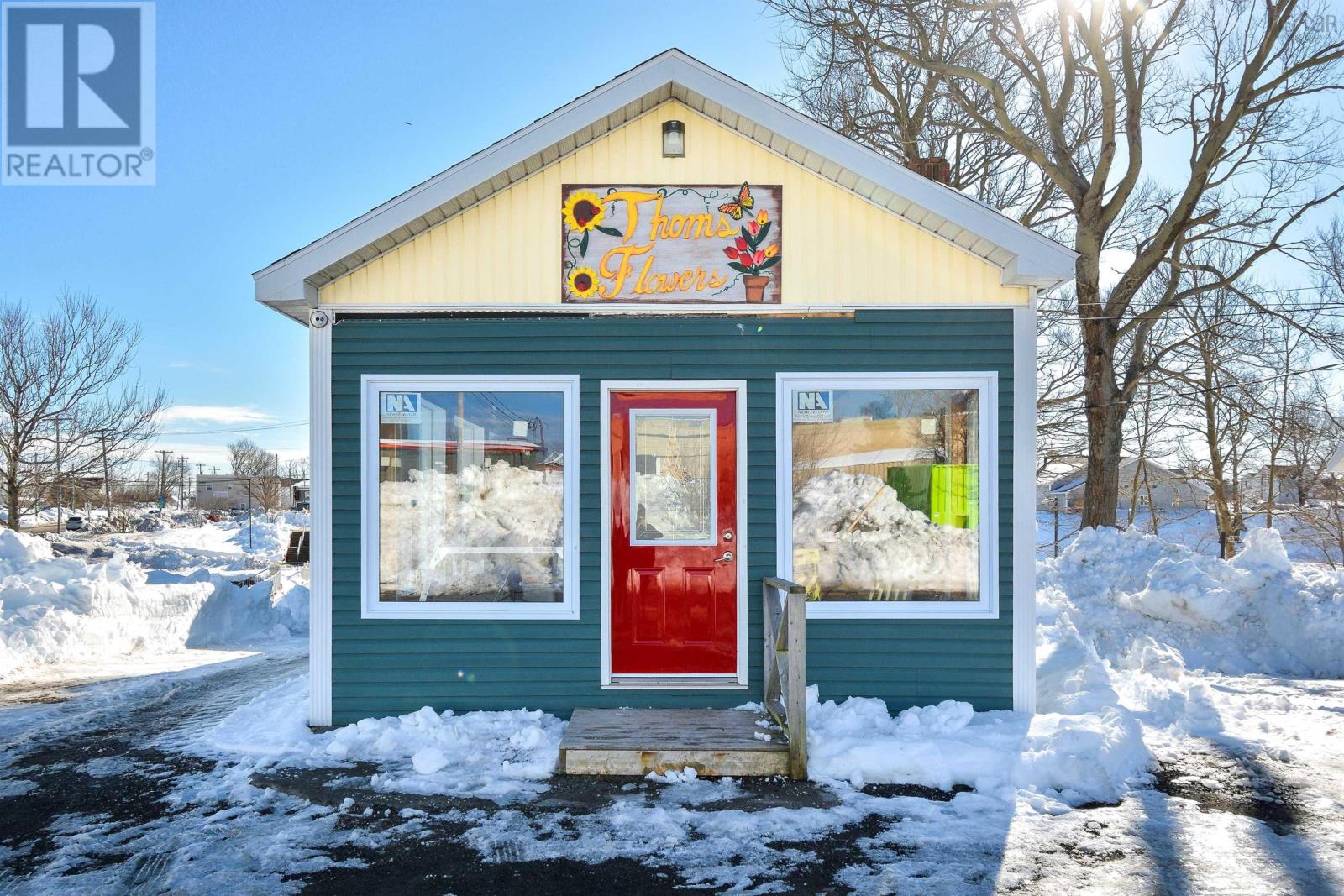 2 Catherine Street, Glace Bay, Nova Scotia  B1A 1V3 - Photo 2 - 202402818