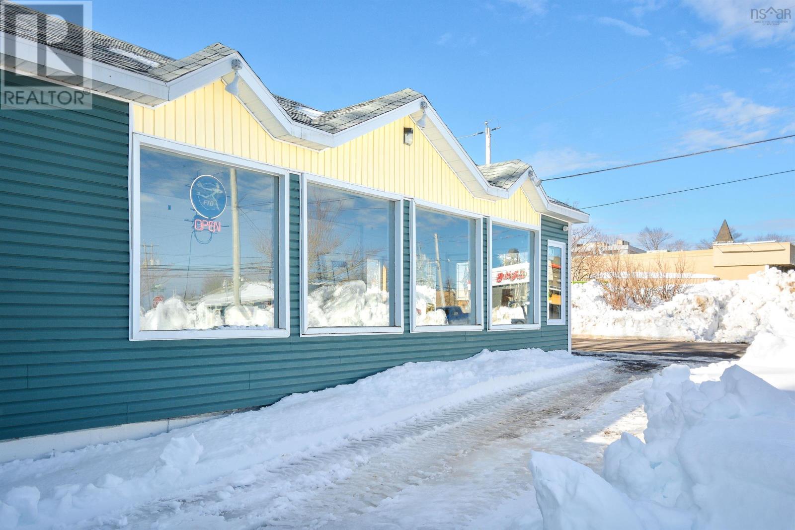 2 Catherine Street, Glace Bay, Nova Scotia  B1A 1V3 - Photo 9 - 202402818