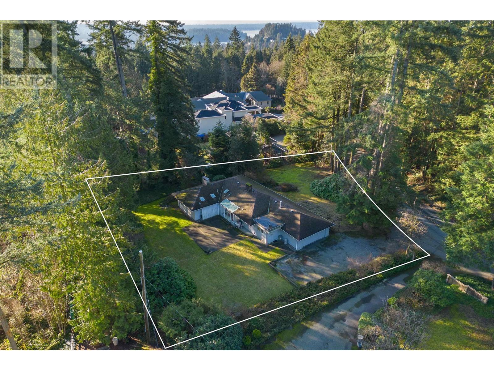 575 Hadden Drive, West Vancouver, British Columbia  V7S 1G8 - Photo 3 - R2850246