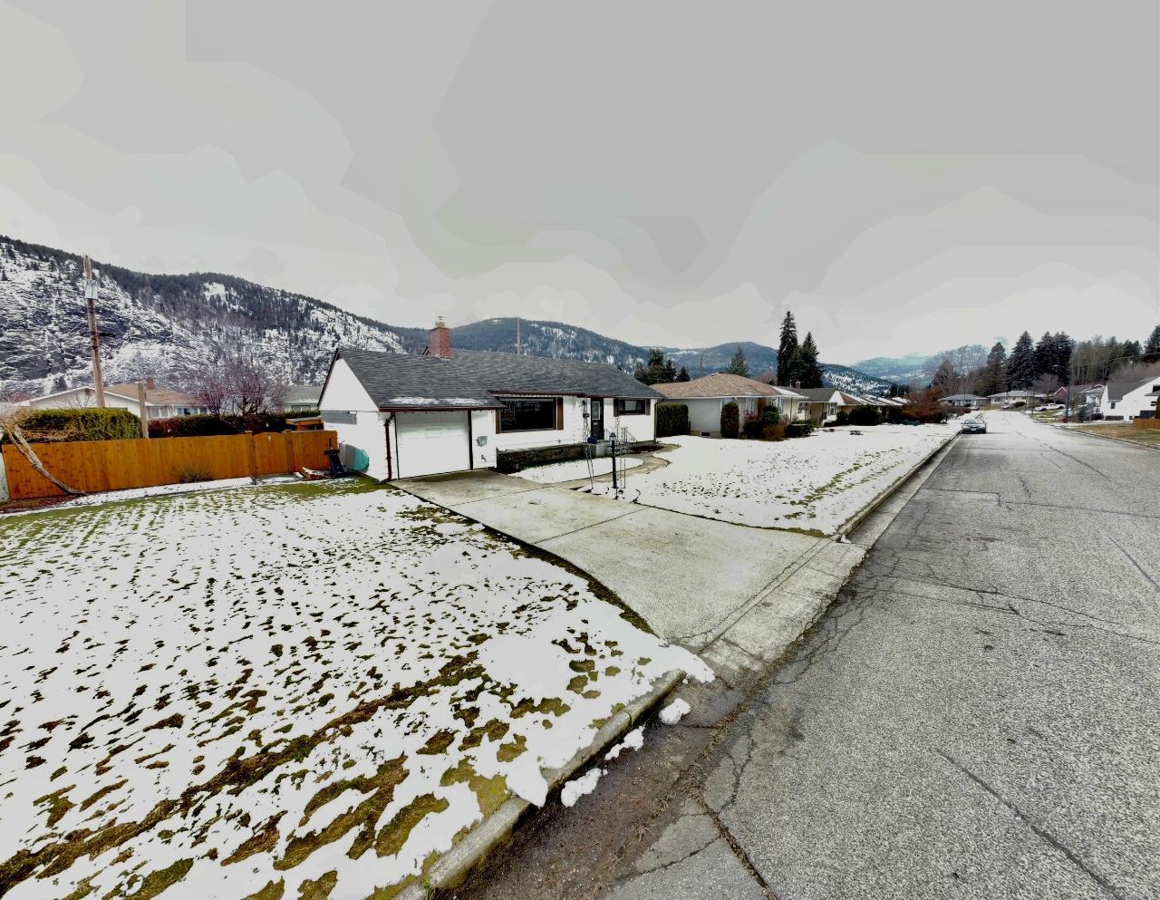 3320 Lilac Crescent, Trail, British Columbia  V1R 2Y2 - Photo 2 - 2474976