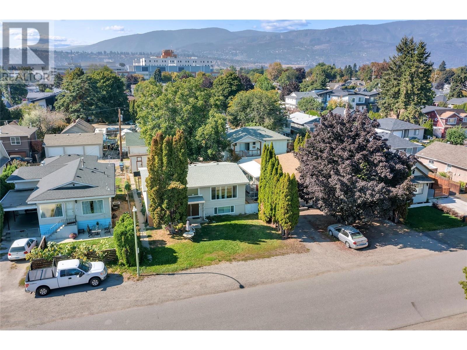 2262 Aberdeen Street N, Kelowna South, Kelowna 2