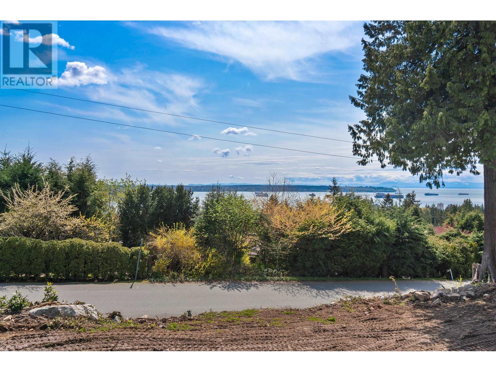 1915 12th Street, West Vancouver, British Columbia  V7S 2T1 - Photo 1 - R2850280