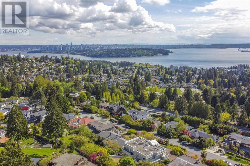 1915 12th Street, West Vancouver, British Columbia  V7S 2T1 - Photo 19 - R2850280
