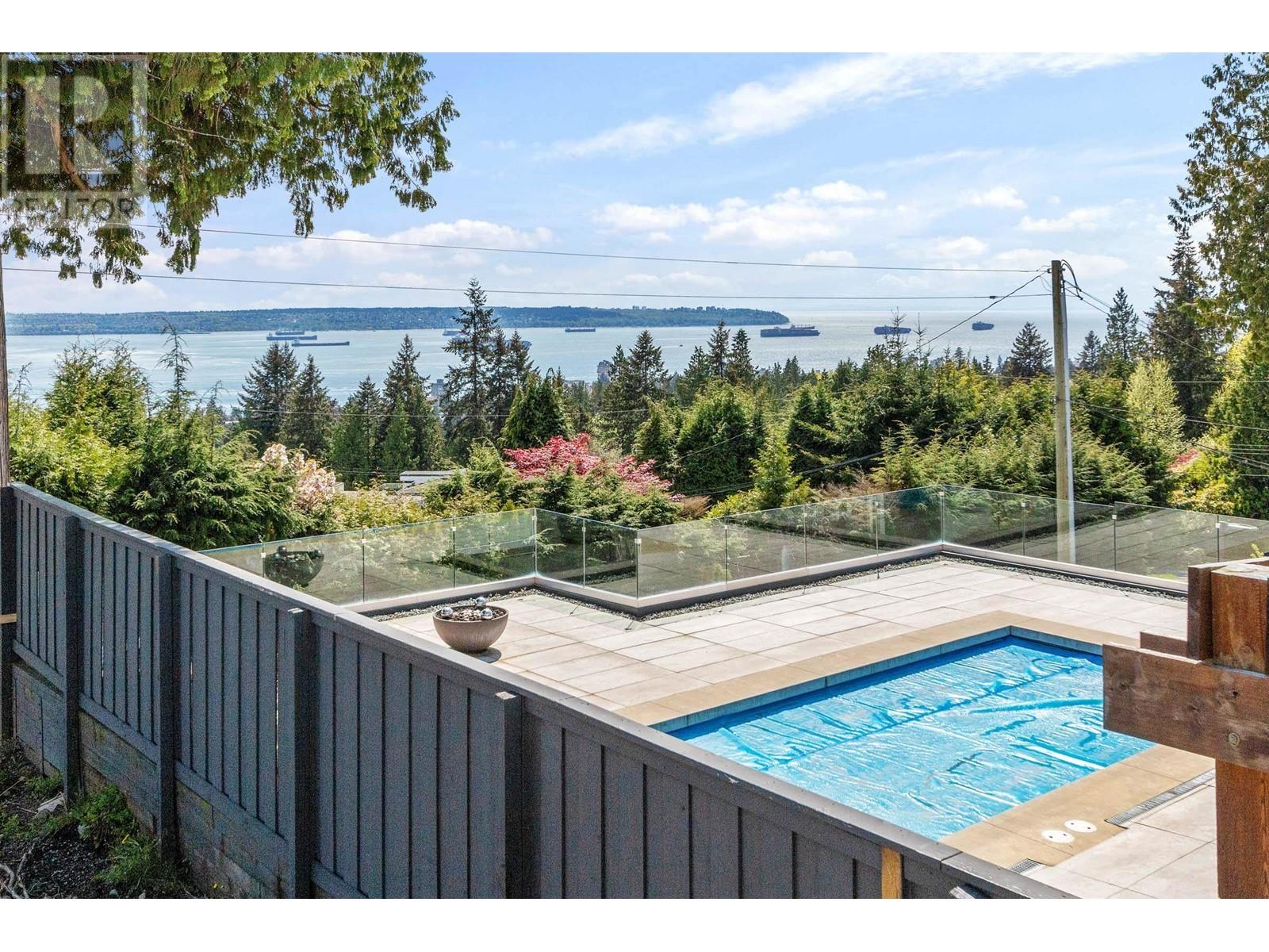 1915 12th Street, West Vancouver, British Columbia  V7S 2T1 - Photo 4 - R2850280