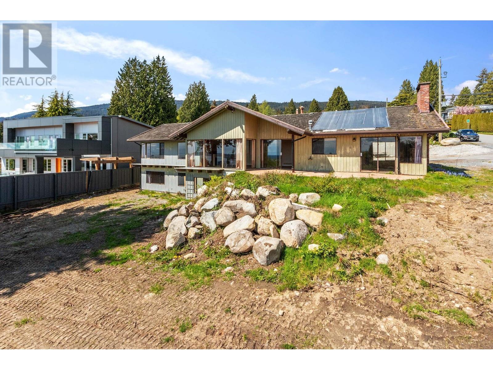 1915 12th Street, West Vancouver, British Columbia  V7S 2T1 - Photo 6 - R2850280