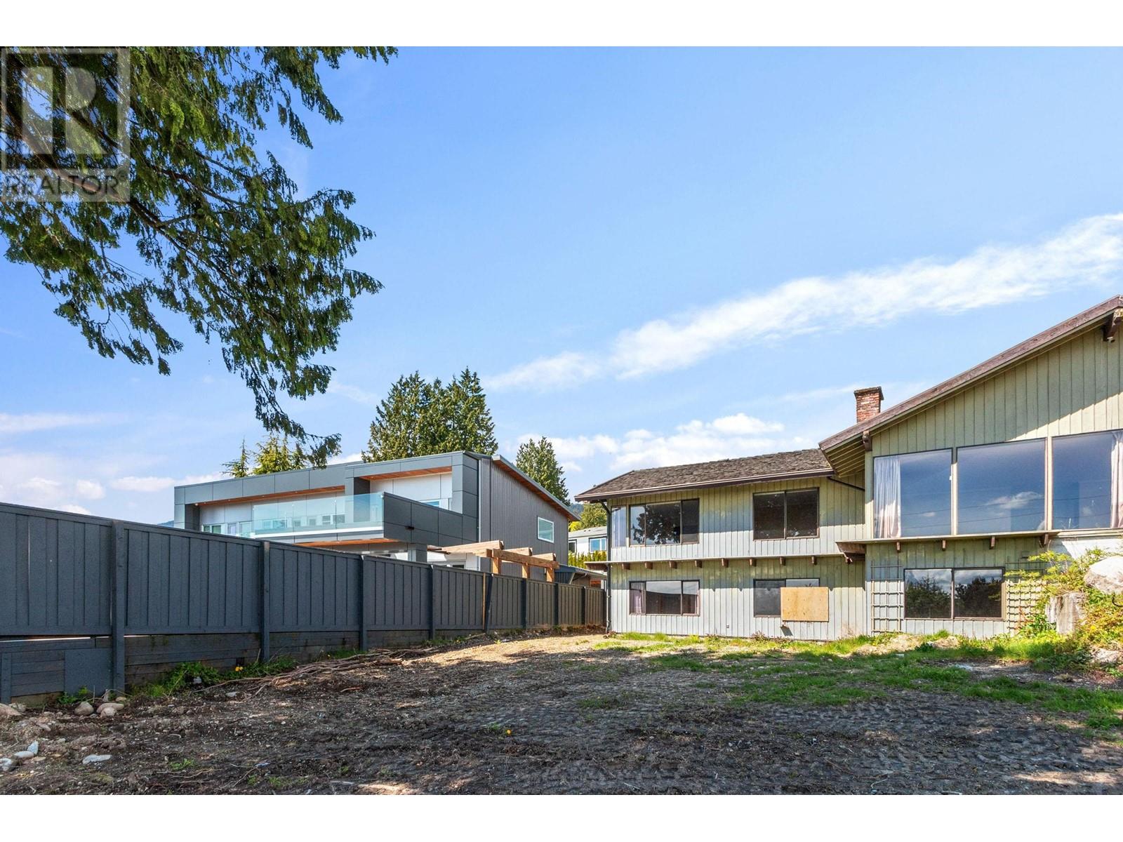 1915 12th Street, West Vancouver, British Columbia  V7S 2T1 - Photo 9 - R2850280