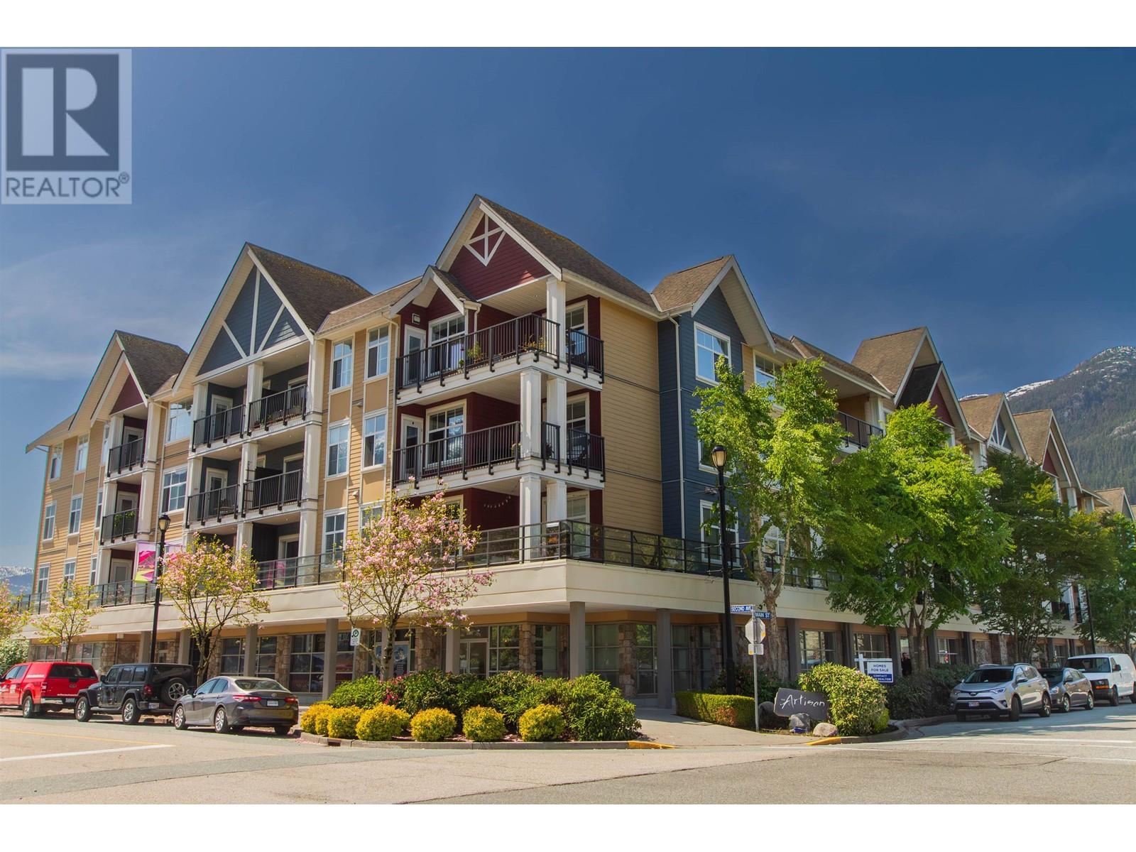 37893 Second Avenue, Squamish, British Columbia  V8B 0R2 - Photo 1 - C8057660