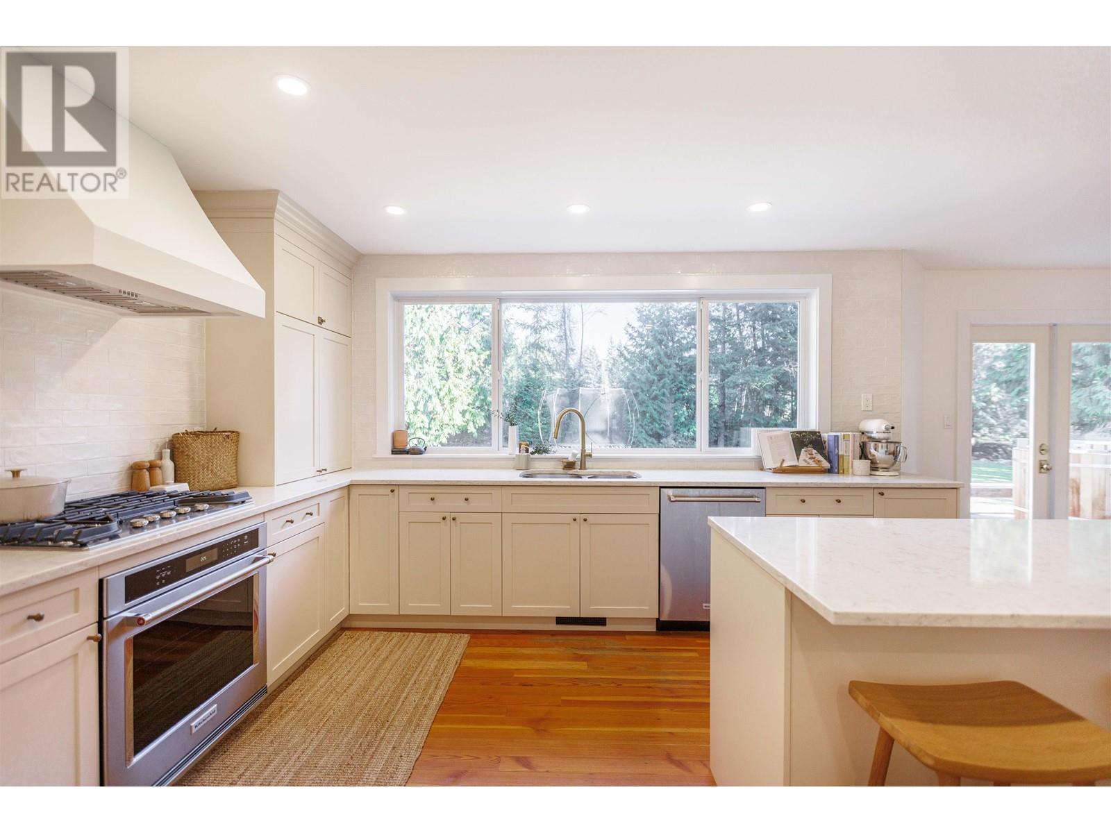 1456 Vernon Drive, Gibsons, British Columbia  V0N 1V5 - Photo 7 - R2850166
