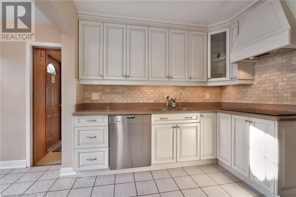 23 Highland Road, Oakville, Ontario  L6K 1S6 - Photo 13 - 40540144