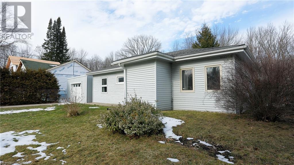 740 20th Street W, Owen Sound, Ontario  N4K 4E2 - Photo 2 - 40538183