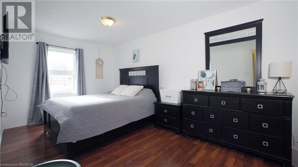 740 20th Street W, Owen Sound, Ontario  N4K 4E2 - Photo 23 - 40538183