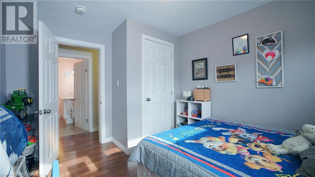 740 20th Street W, Owen Sound, Ontario  N4K 4E2 - Photo 26 - 40538183