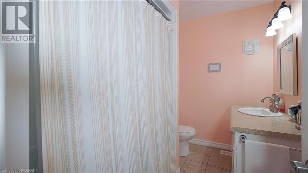 740 20th Street W, Owen Sound, Ontario  N4K 4E2 - Photo 27 - 40538183