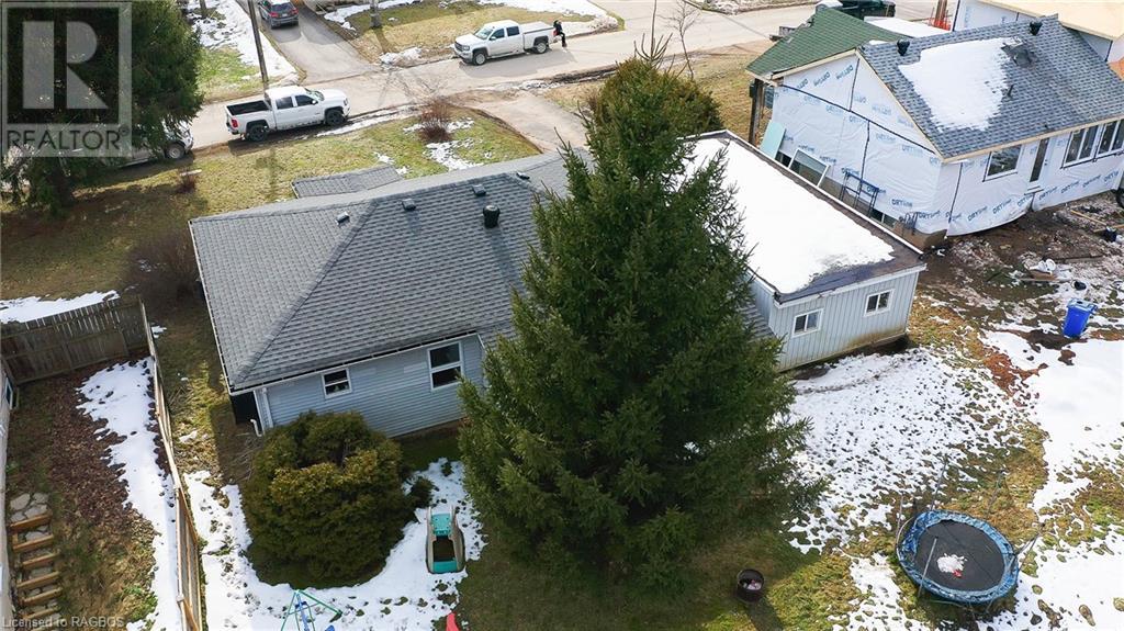 740 20th Street W, Owen Sound, Ontario  N4K 4E2 - Photo 29 - 40538183