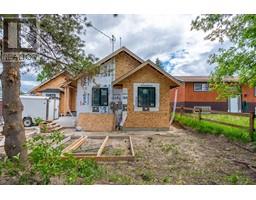 3230 Patterson Street, armstrong, British Columbia