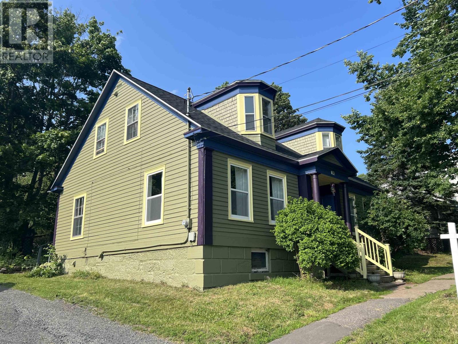 202 Faulkland Street, Pictou, Nova Scotia  B0K 1H0 - Photo 2 - 202402905