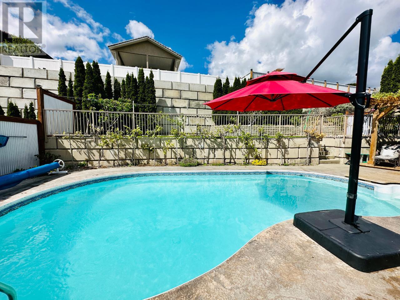 3802 CYPRESS HILLS Drive Osoyoos