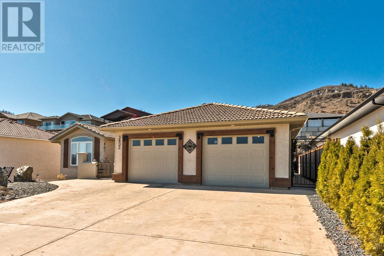 3802 CYPRESS HILLS Drive Osoyoos